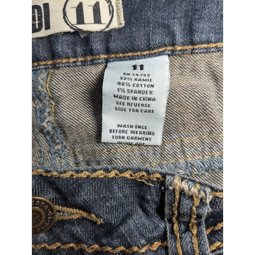 Zanadi Women's Distressed Acid‎ Wash Jeans Size 11